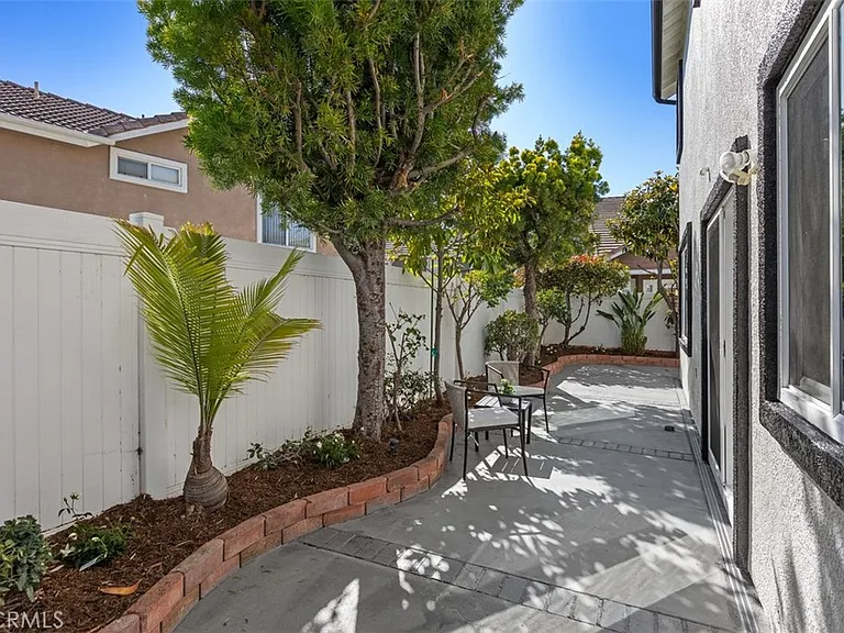 5 Chatri Cir — Photo 35
