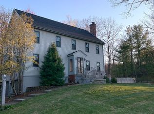 26 Autumn Run, Hooksett, NH 03106