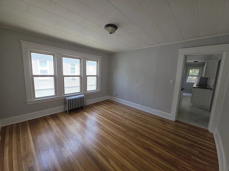 25-27 Woodlawn St #2 — Photo 18