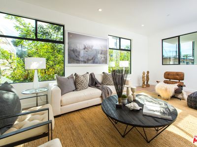 11906 Washington Pl, Los Angeles, CA, 90066