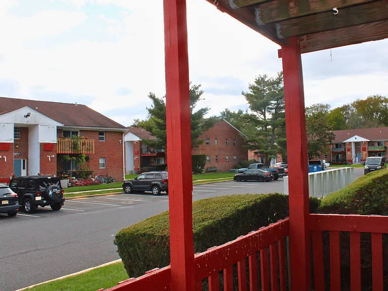 Farmingdale Gardens — Photo 6