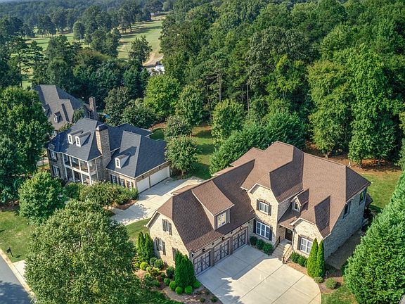 3rd image of 108 Lazenby Dr