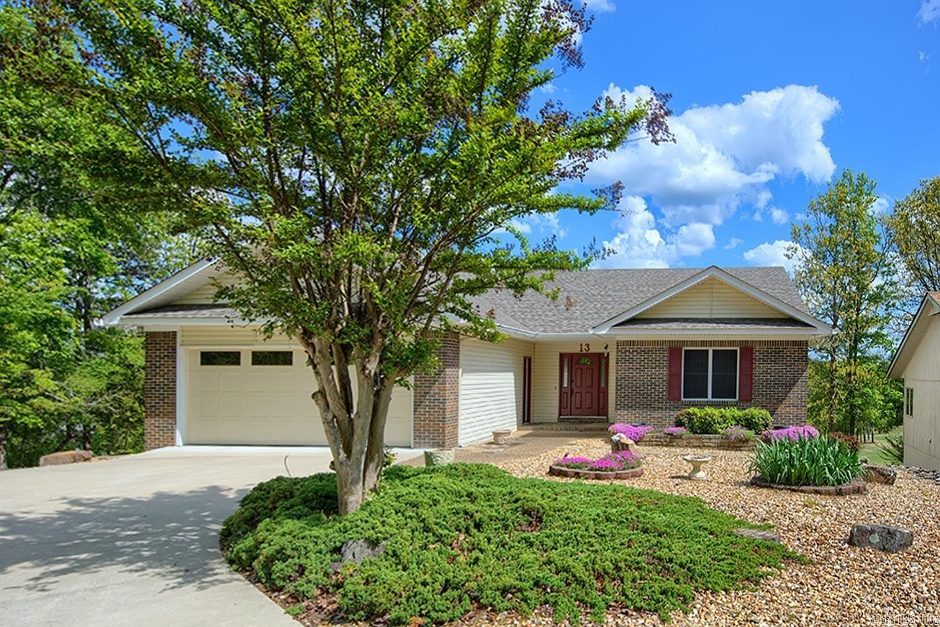 13 Zaragoza Ln