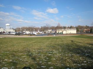 435 Taft Ave, Glen Ellyn, IL 60137