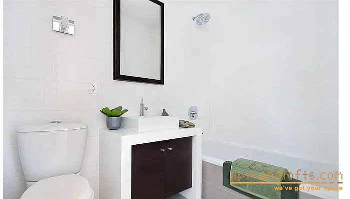 Rented by aptsandlofts.com | media 25