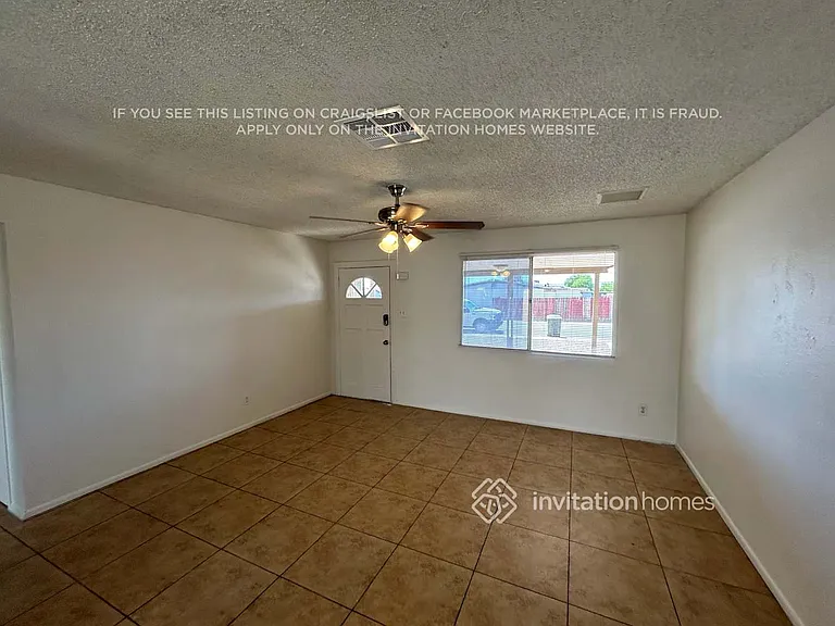 3007 N 79th Dr — Photo 3