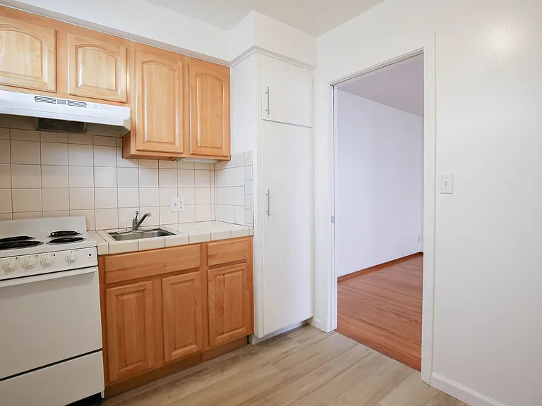 870-874 47th Ave. — Photo 8