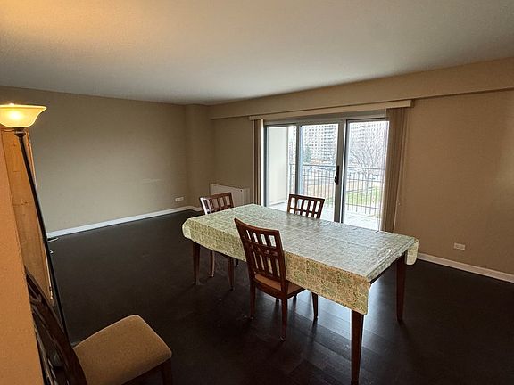 3rd image of 6933 N Kedzie Ave APT 615