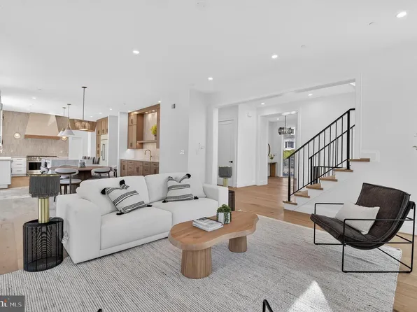 5011 Newport Ave, Bethesda, MD 20816