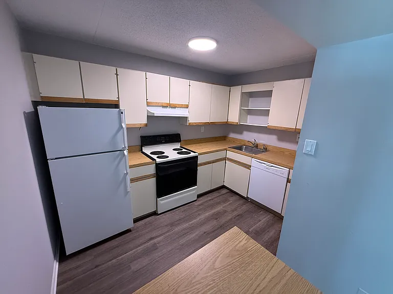 802 Putnam Blvd — Photo 17