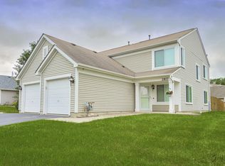 2817 Impressions Dr, Lake In The Hills, IL 60156