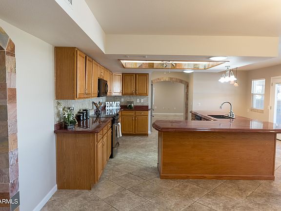 5th image of 9714 W AUGUSTA Drive
