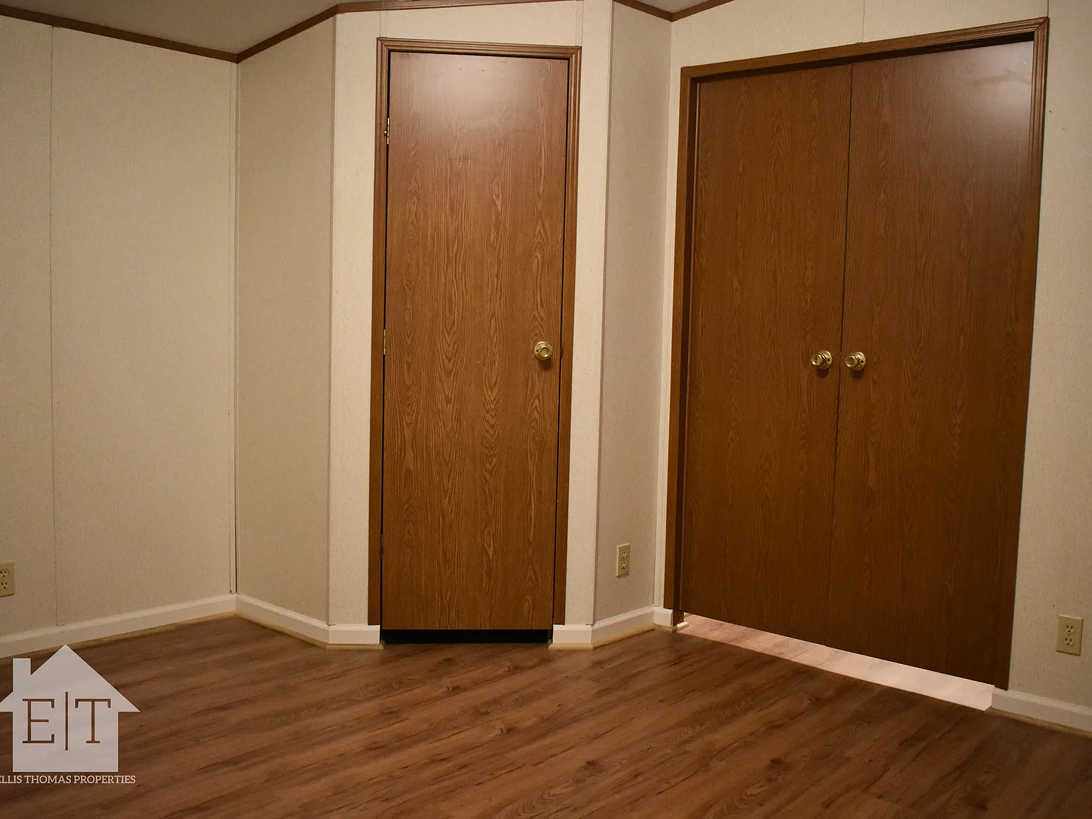 46 Rolandale — Photo 3