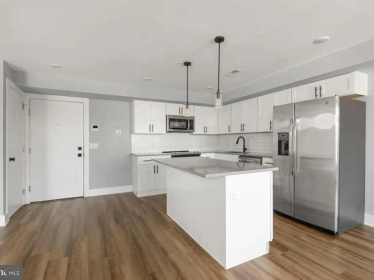 3965 Lancaster Ave #302 — Photo 5