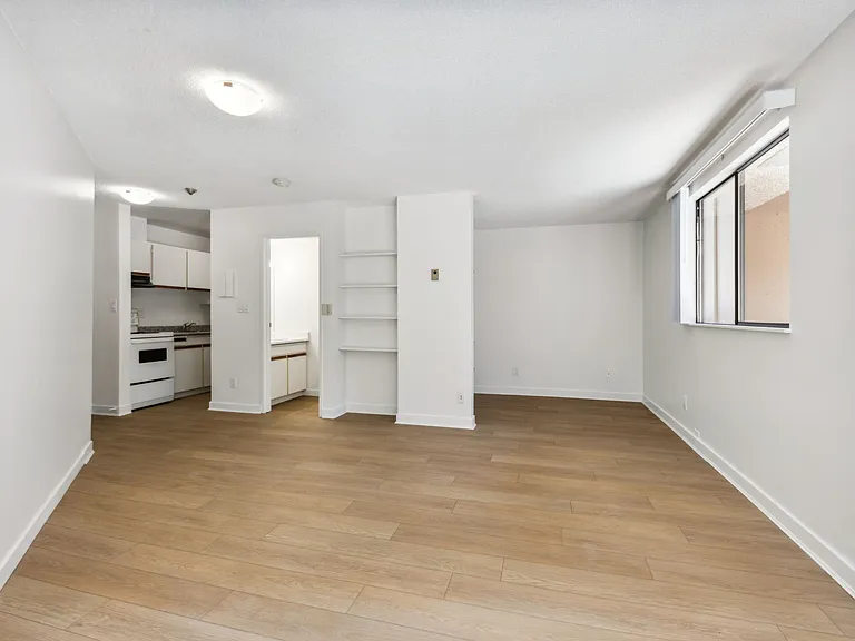 1045 Haro St — Photo 70