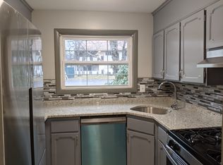 20 Wedgewood Dr #D, Bloomfield, CT 06002