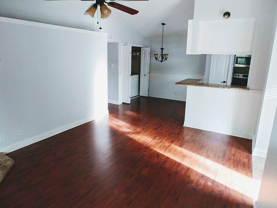 Looking toward the Kitchen and Living room