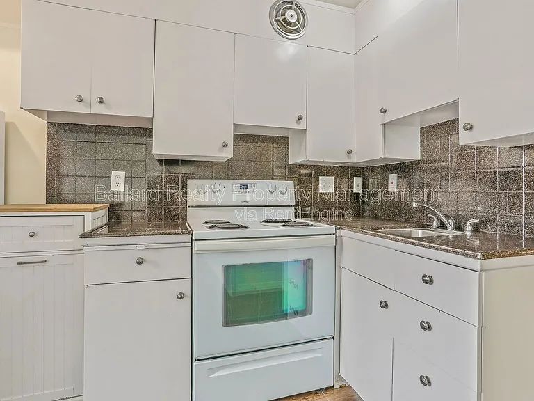 9030 Greenwood Ave N #106 — Photo 8