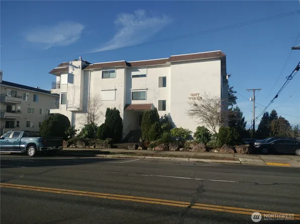 11755 Greenwood Avenue N #203, Seattle, WA 98133