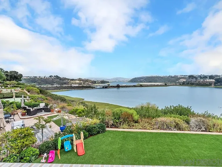 7564 Navigator Cir — Photo 44