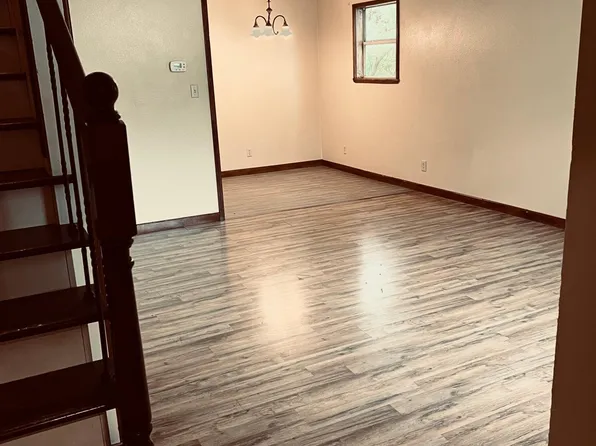 235 Hillcrest St APT A, Mountain Home, AR 72653