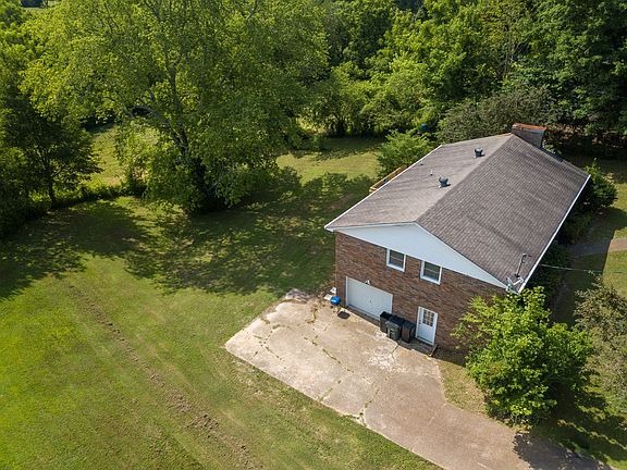 3rd image of 305 3rd Ave S