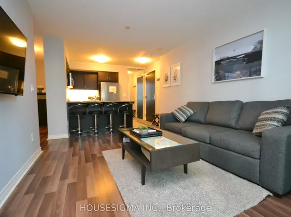 19 Grand Trunk Cres, Toronto, ON