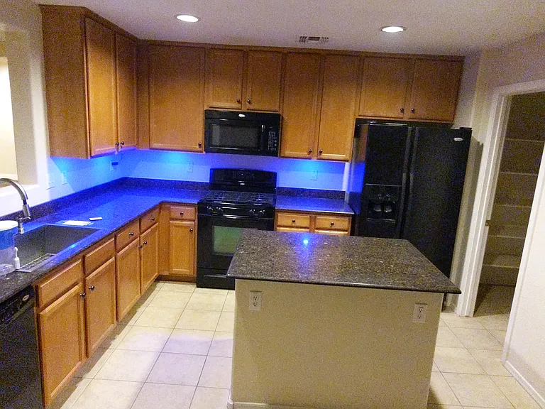906 E Desert Rose Trl — Photo 11