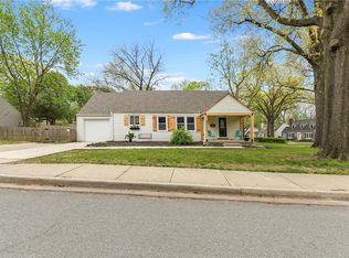 5015 W 57th St, Roeland Park, KS 66205