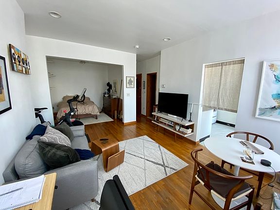 4th image of 190 Columbia St APT 3