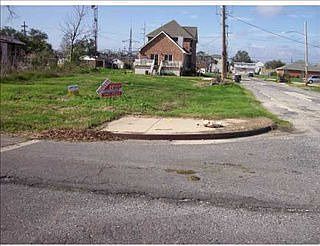 2nd image of 200 36th St