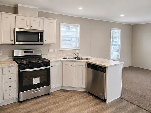 68 Ash Ave Photo 1