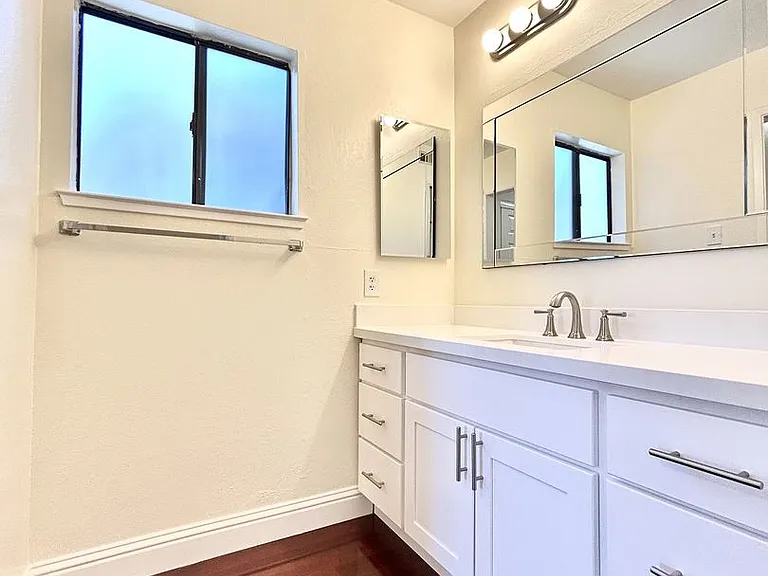 2 Elm St #100 — Photo 11