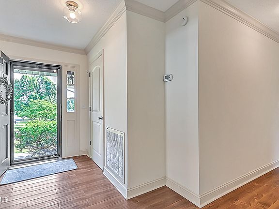 5th image of 312 Quail Dr