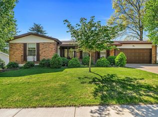 1261 Beaver Creek Rd, Chesterfield, MO 63017