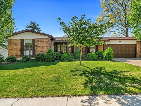 1261 Beaver Creek Rd, Chesterfield, MO 63017