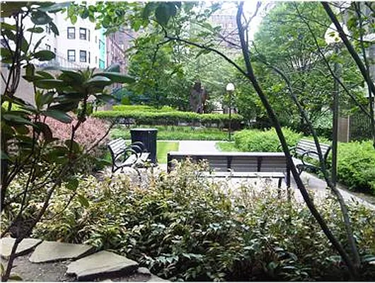 Sold by Douglas Elliman | media 10