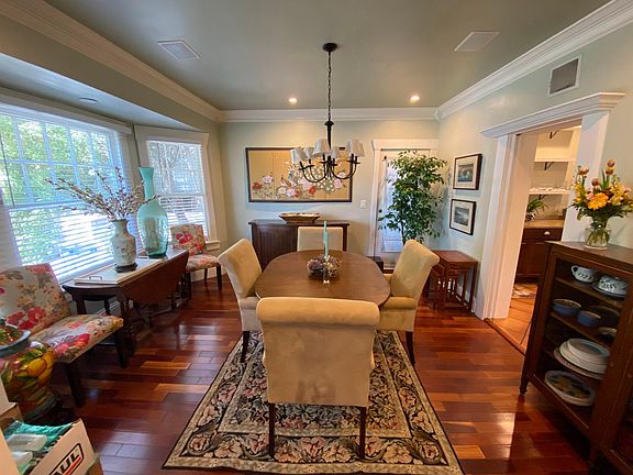 2nd image of 242 10th Ave NE
