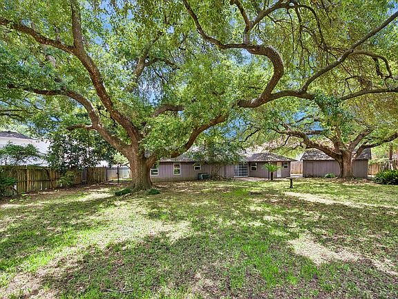 4th image of 214 Mignon Ln