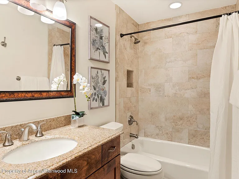 374 Meadow Ranch Dr — Photo 19