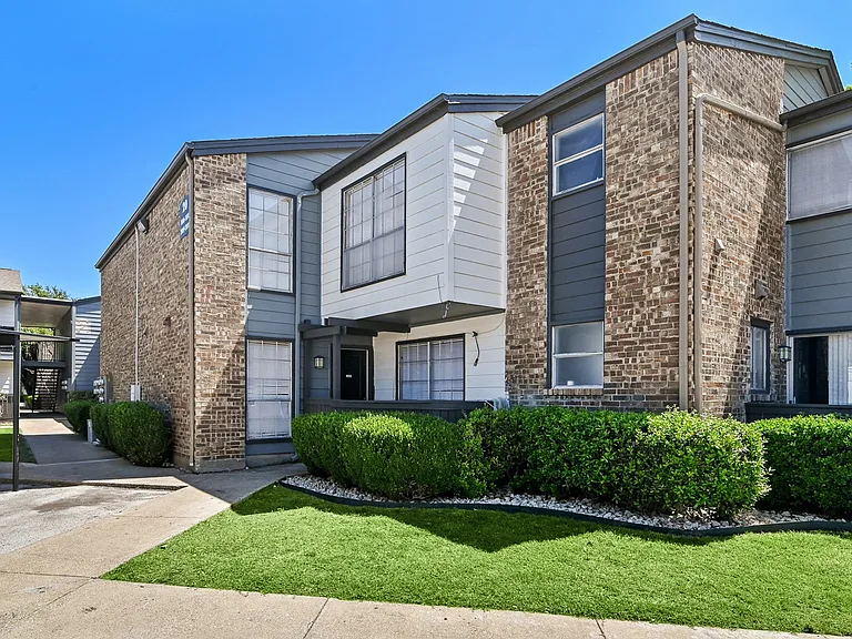 Davenport Apartments — Photo 21