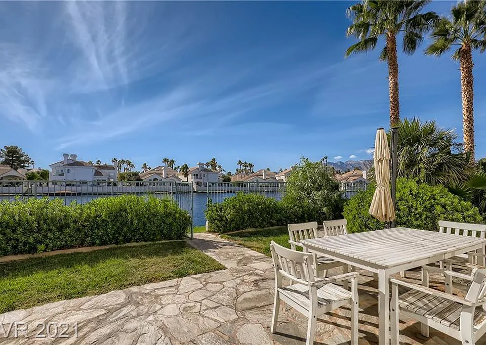 2933 Channel Bay Dr