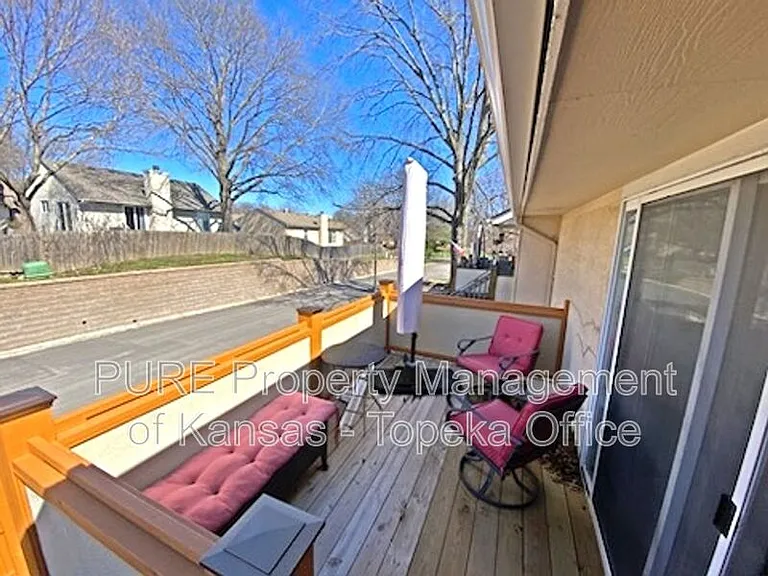 10903 Gillette St — Photo 5