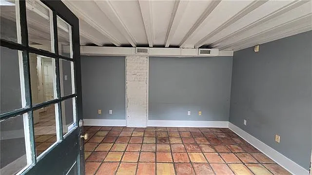 2705 Camp St — Photo 4