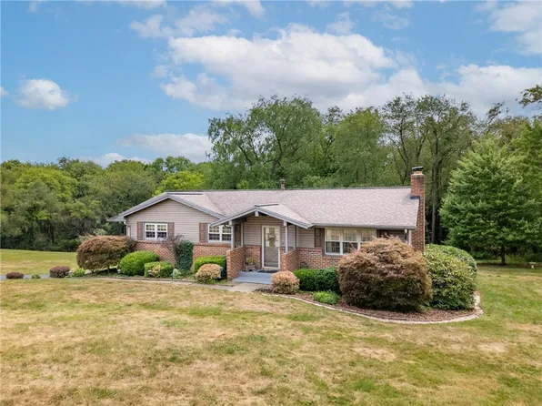 211 Laura Ln, Kittanning, PA 16201