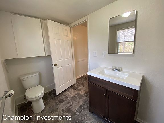 2nd image of 1112 Railroad Ave