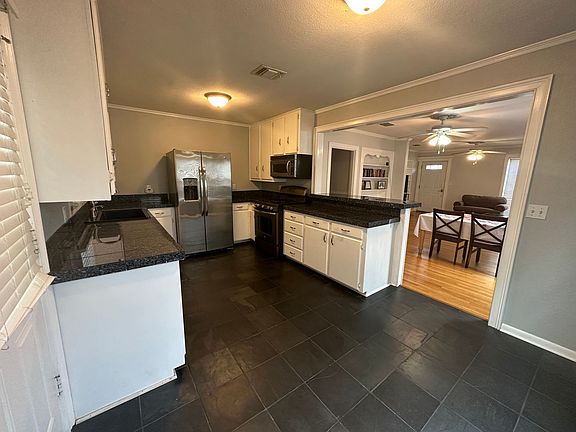 5th image of 916 Ratcliff St