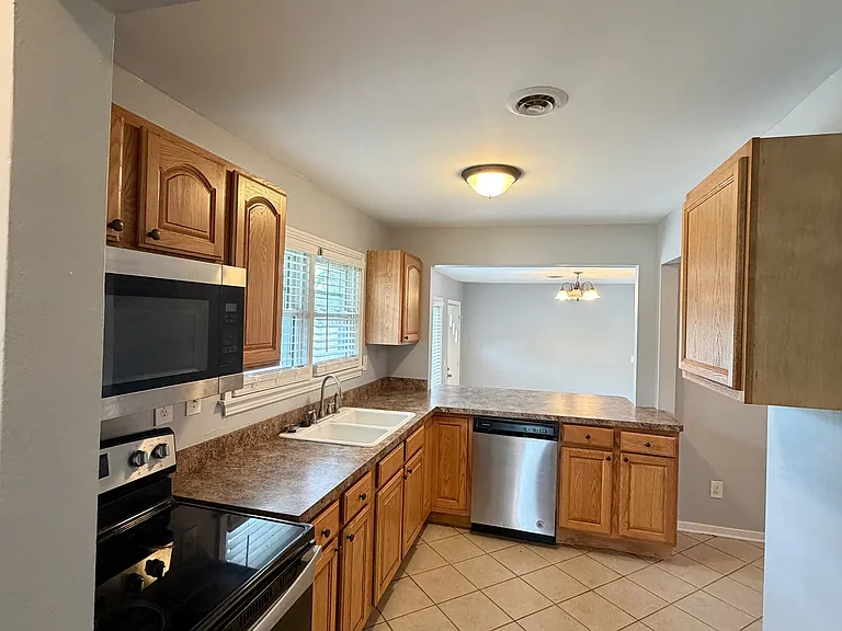 416 W Wenger Rd — Photo 7
