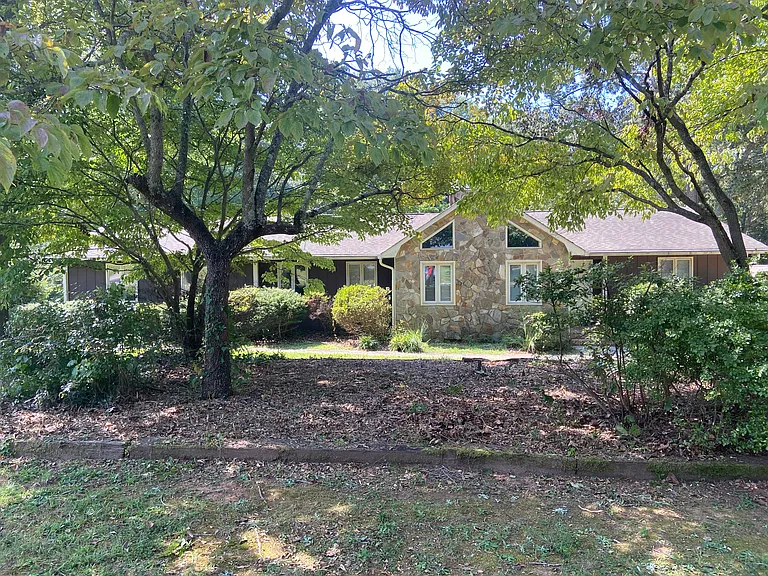 227 Crestline Dr — Photo 4