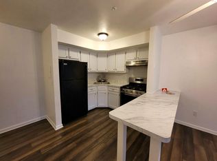 2004 Hawthorne Ln, Mahwah, NJ 07430